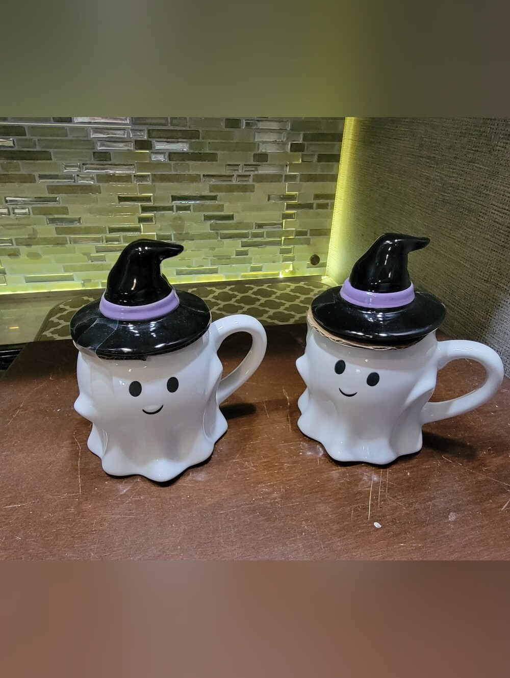 Hide And EEK! Ghost Mugs With Witch Hat Lids-set Of 2 Brand New